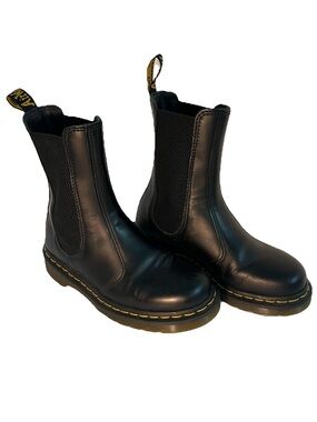 Dr. Martens Black Classic Black Chelsea Boots Yellow Stitching Women’s Size 6